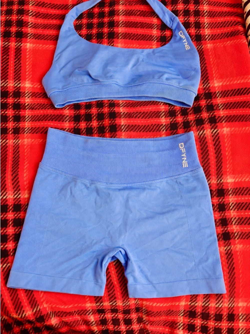 DFYNE Dynamic Seamless Set - Powder Blue Halter Bra & Biker Shorts